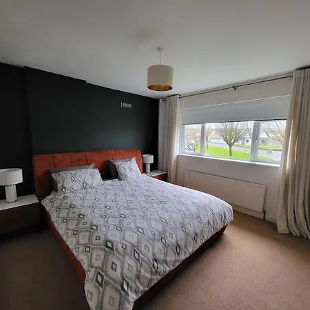 Delightful Carrigaline